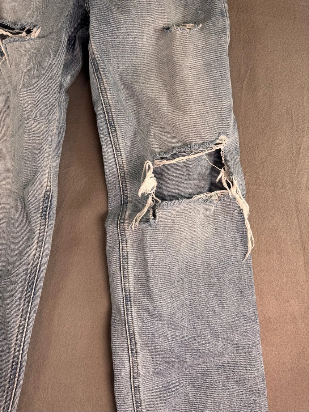 PacSun Light Wash‎ Distressed Straight Leg Jeans